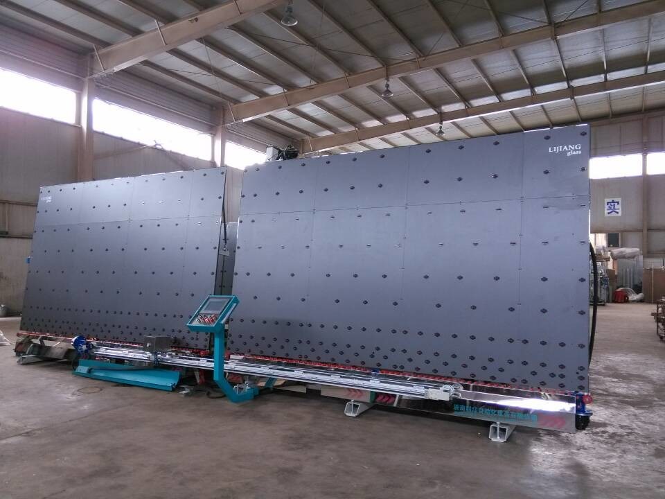 Κάθετη μονώνοντας γραμμή παραγωγής γυαλιού/μονώνοντας σφραγίζοντας ρομπότ 8 γυαλιού σερβο μηχανές