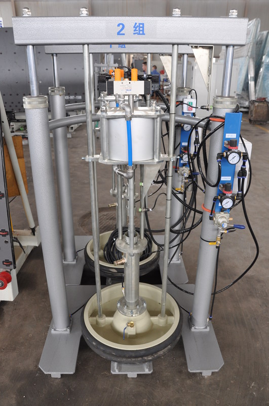 Ανώτατο γυαλί Szie 2500*4500mm κάθετη μονώνοντας μηχανή γυαλιού/διπλό ρομπότ μηχανών γυαλιού σφραγίζοντας