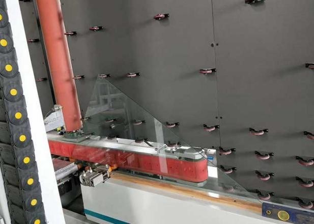 50m/min χαμηλή αντλία στεγανωτικής ουσίας διπλής τοποθέτησης υαλοπινάκων μηχανών γυαλιού Ε μονώνοντας με τη σφράγιση του ρομπότ