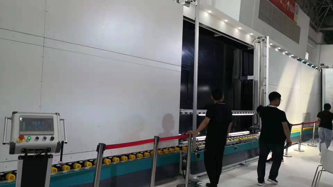 Η κάθετη μονώνοντας γραμμή παραγωγής LJBZ2535 γυαλιού, μπορεί αυτόματα να ρυθμίσει το βάθος κόλλας, ψηφιακή επίδειξη