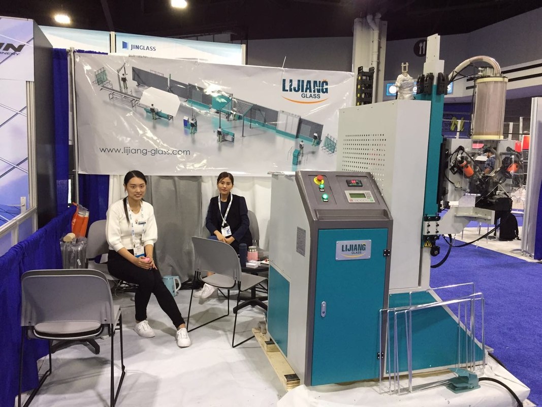 Η Desiccant μηχανή πλήρωσης μπορεί αυτόματα να επιτύχει τις ενέργειες να τρυπήσει τις τρύπες αυτόματα στα πλαίσια πλήκτρων διαστήματος με τρυπάνι