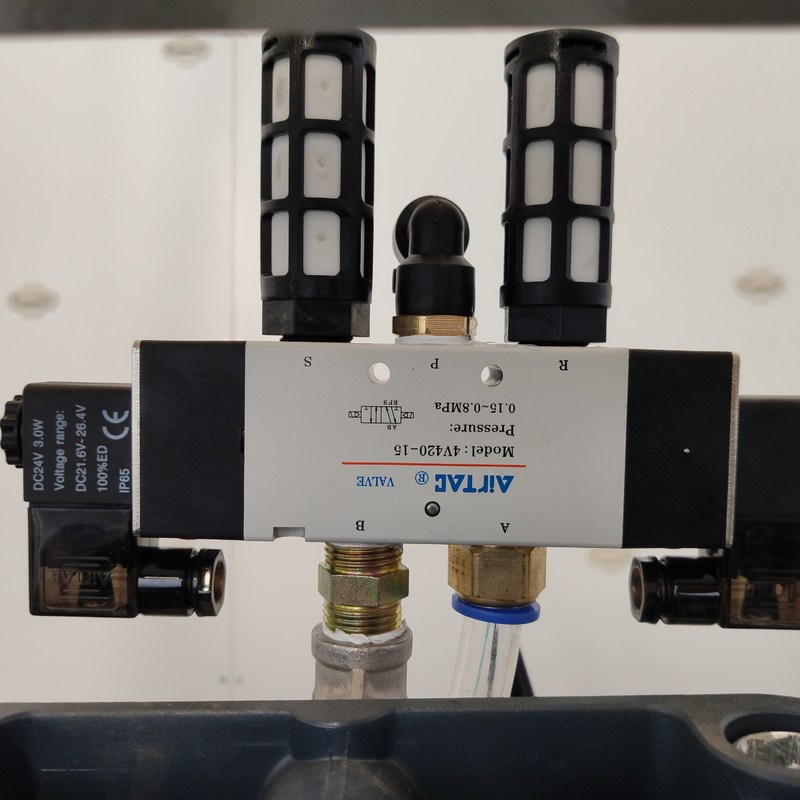 Στεγανωτικής ουσίας γυαλιού σφραγίζοντας ρομπότ γυαλιού επιστρώματος μονώνοντας για την κοίλη επεξεργασία γυαλιού διπλής τοποθέτησης υαλοπινάκων