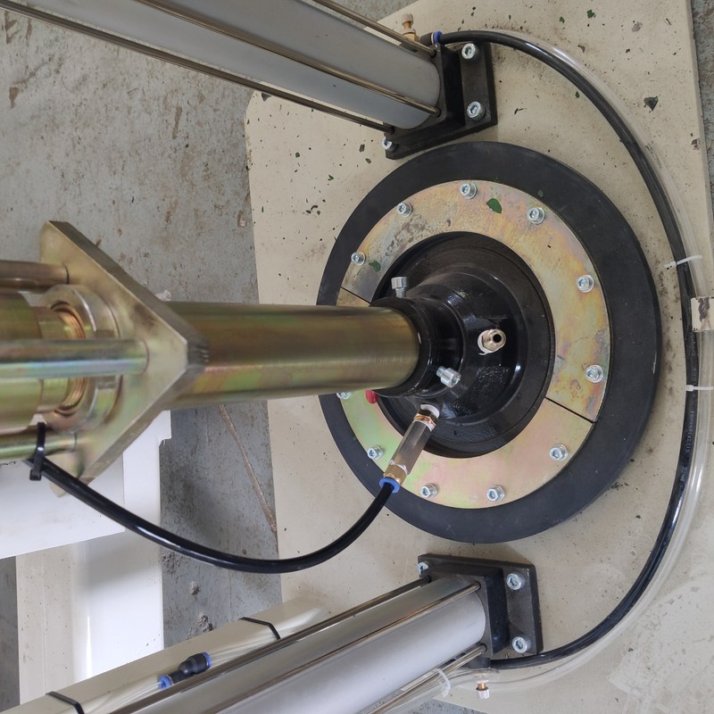 Μονωμένη CNC γυαλιού κοίλη μηχανή επιστρώματος ρομπότ γυαλιού σφραγίζοντας με την υψηλής ευκρίνειας οθόνη αφής