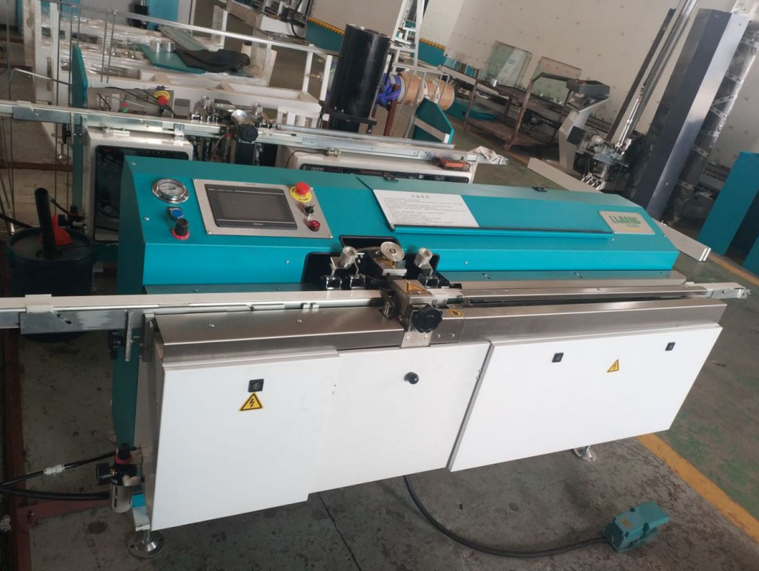 Μονωμένη γυαλιού διπλή μηχανή επιστρώματος λειωμένων μετάλλων γυαλιού 10mpa καυτή για τα πλαίσια πλήκτρων διαστήματος αργιλίου ομοιόμορφα